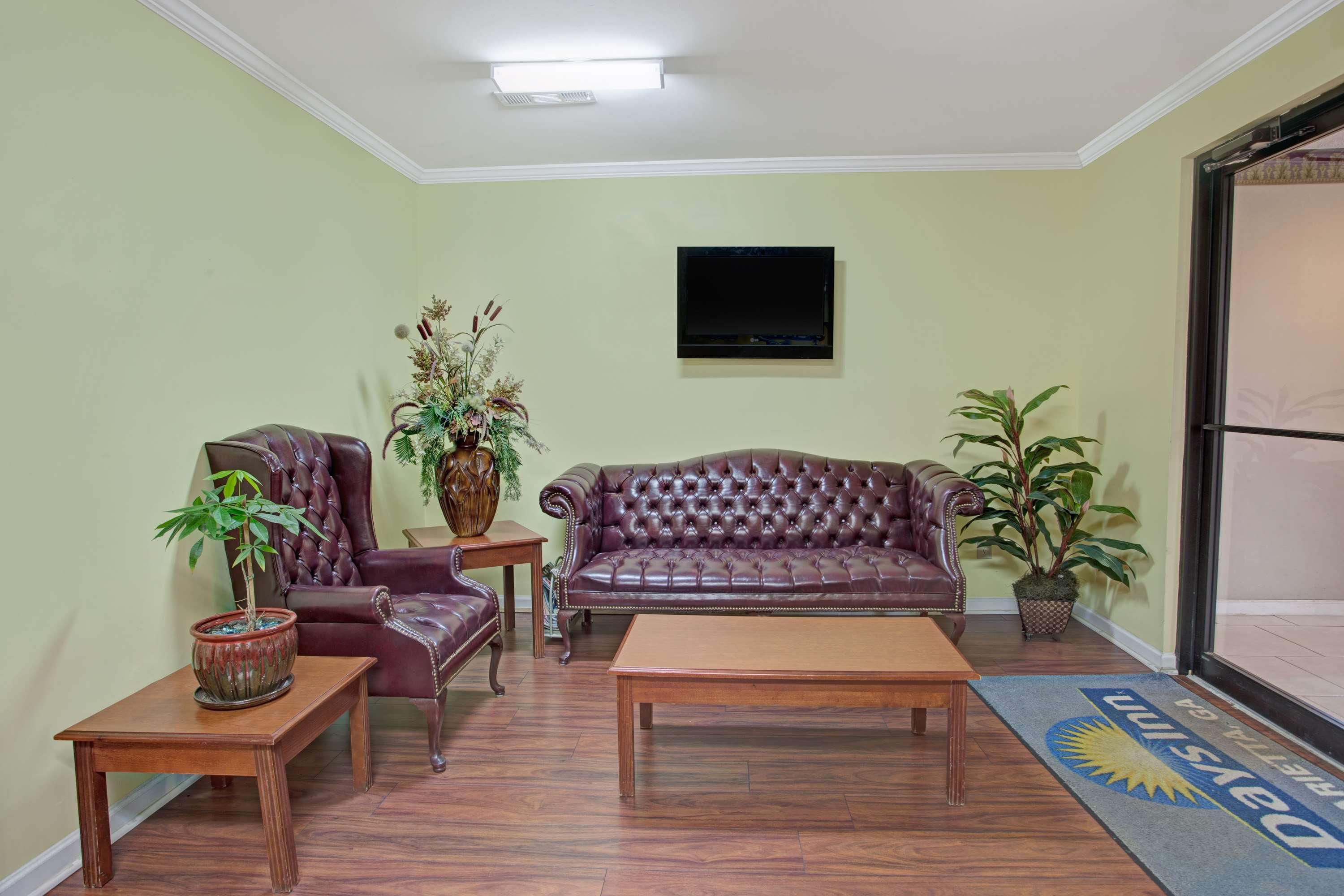 Days Inn By Wyndham Marietta White Water Екстериор снимка